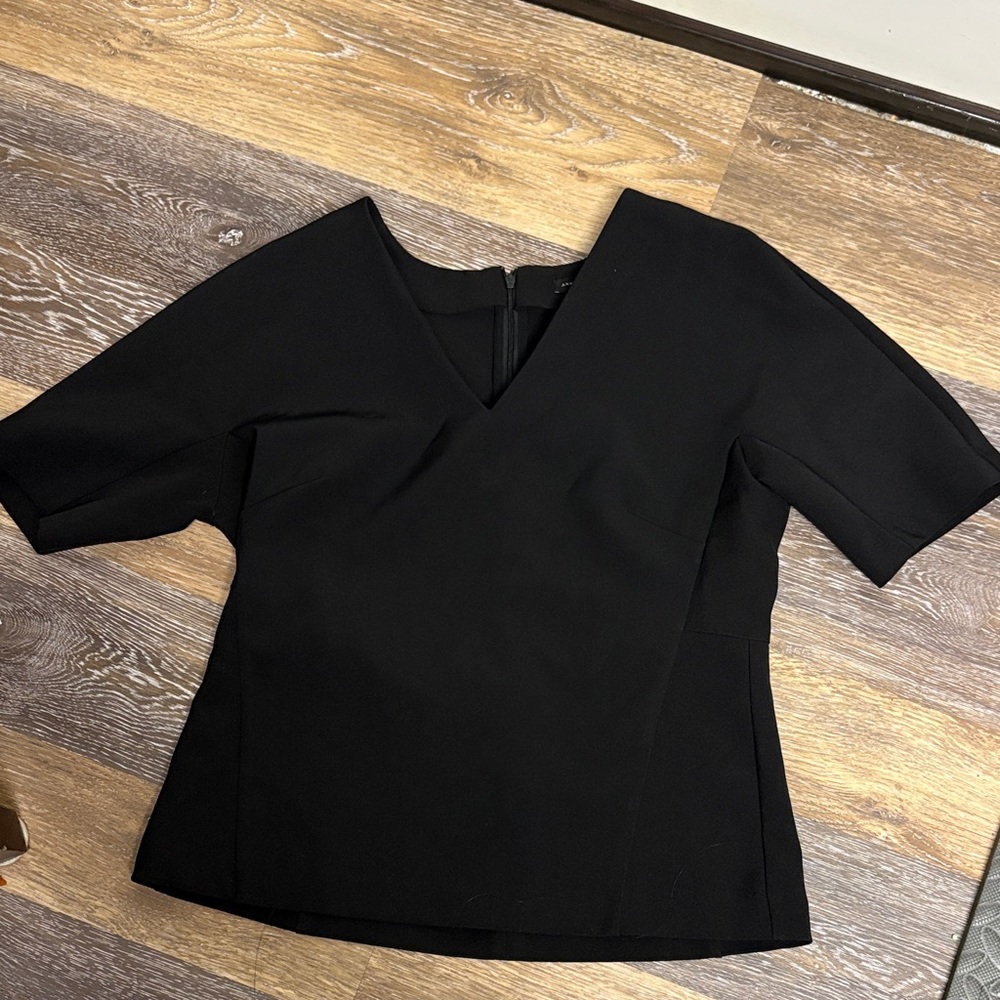 Ann Taylor Black V-Neck Short Sleeve Tunic